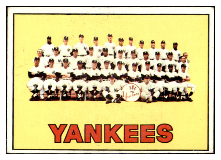 1967 Topps Baseball #131 New York Yankees Team VG-EX 480985