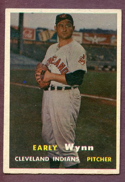 1957 Topps Baseball #040 Early Wynn Indians EX 495978