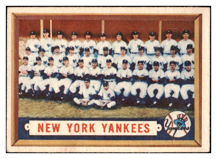 1957 Topps Baseball #097 New York Yankees Team EX-MT 519105