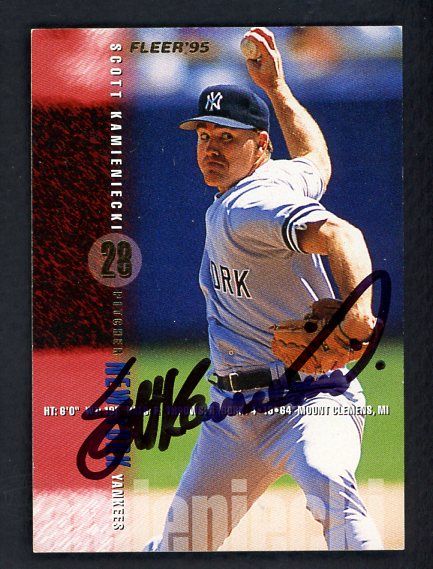 1995 Fleer #072 Scott Kamieniecki Yankees Signed Autographed 532119