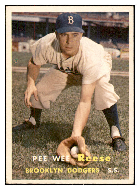 1957 Topps Baseball #030 Pee Wee Reese Dodgers EX-MT 532440