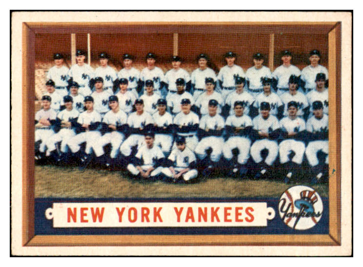 1957 Topps Baseball #097 New York Yankees Team EX-MT 533786