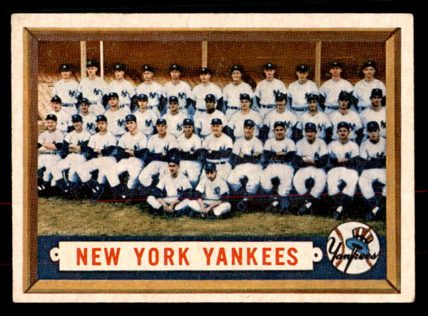 1957 Topps Baseball #097 New York Yankees Team EX-MT 552597