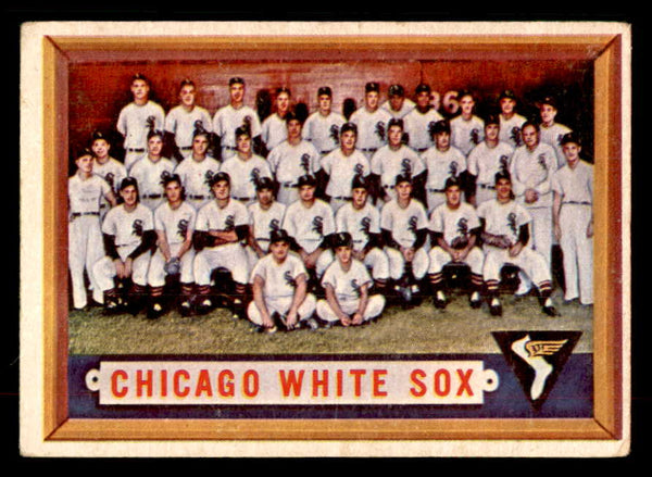 1957 Topps Baseball #329 Chicago White Sox Team VG 552604