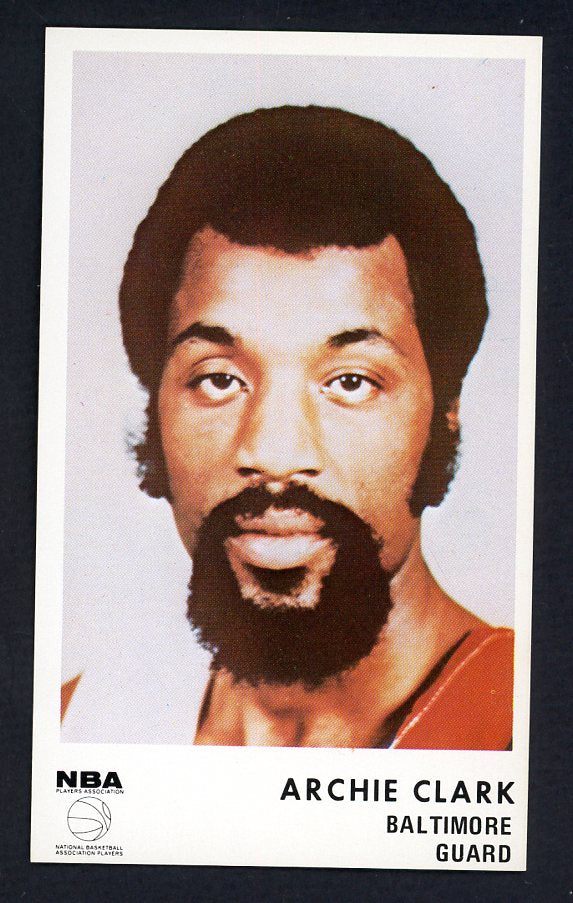 1972 Icee Bear Archie Clark Bullets NR-MT 559621