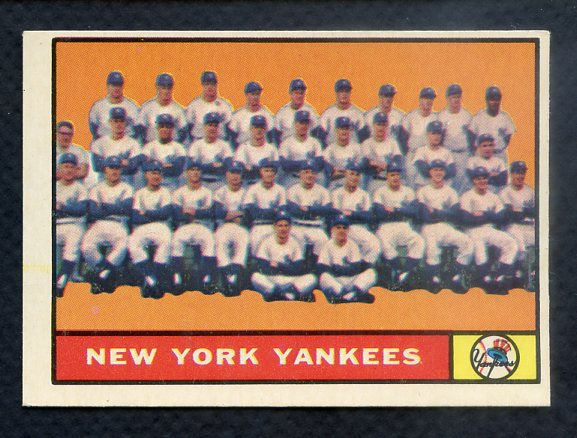 1961 Topps Baseball #228 New York Yankees Team NR-MT 382534