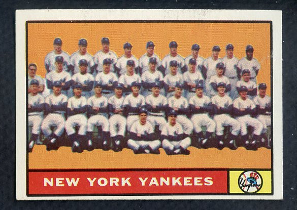 1961 Topps Baseball #228 New York Yankees Team EX-MT 389665
