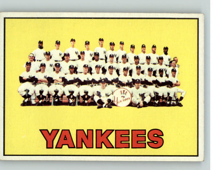 1967 Topps Baseball #131 New York Yankees Team EX-MT 399936