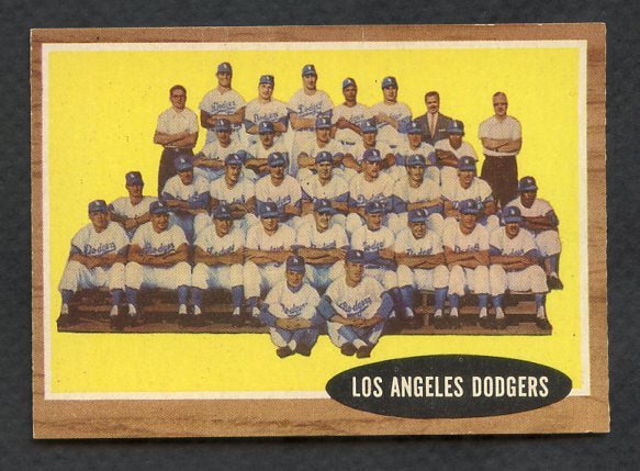 1962 Topps Baseball #043 Los Angeles Dodgers Team NR-MT 408818