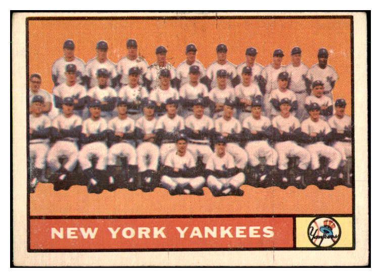 1961 Topps Baseball #228 New York Yankees Team EX 420374