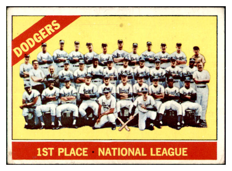 1966 Topps Baseball #092 New York Yankees Team EX 435770